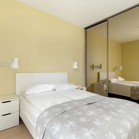 Apartament Stylish For 4 People With Parking In By Renters Poznań