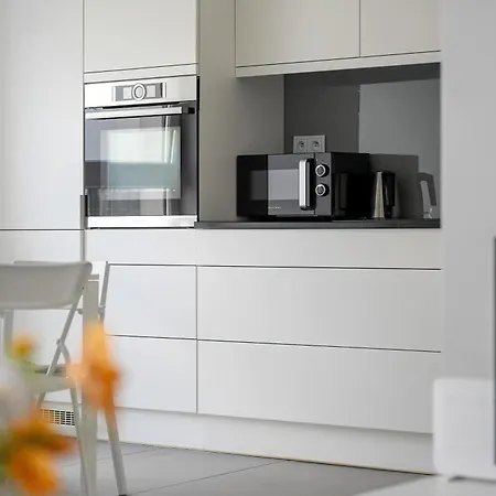 شقة Stylish For 4 People With Parking In By Renters *