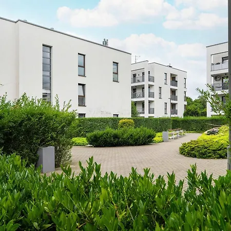 شقة Stylish For 4 People With Parking In By Renters بوزنان